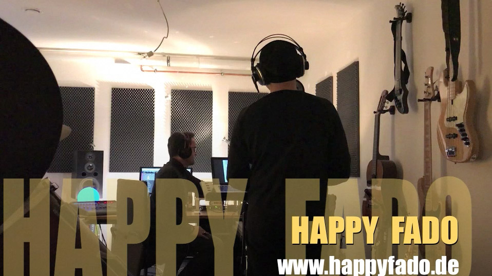 Uh! ::: Happy Fado
